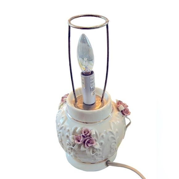 Vintage Porcelain Lamp from Cracker Barrel Pink Roses and Gold Trim Cott… - Picture 7 of 8
